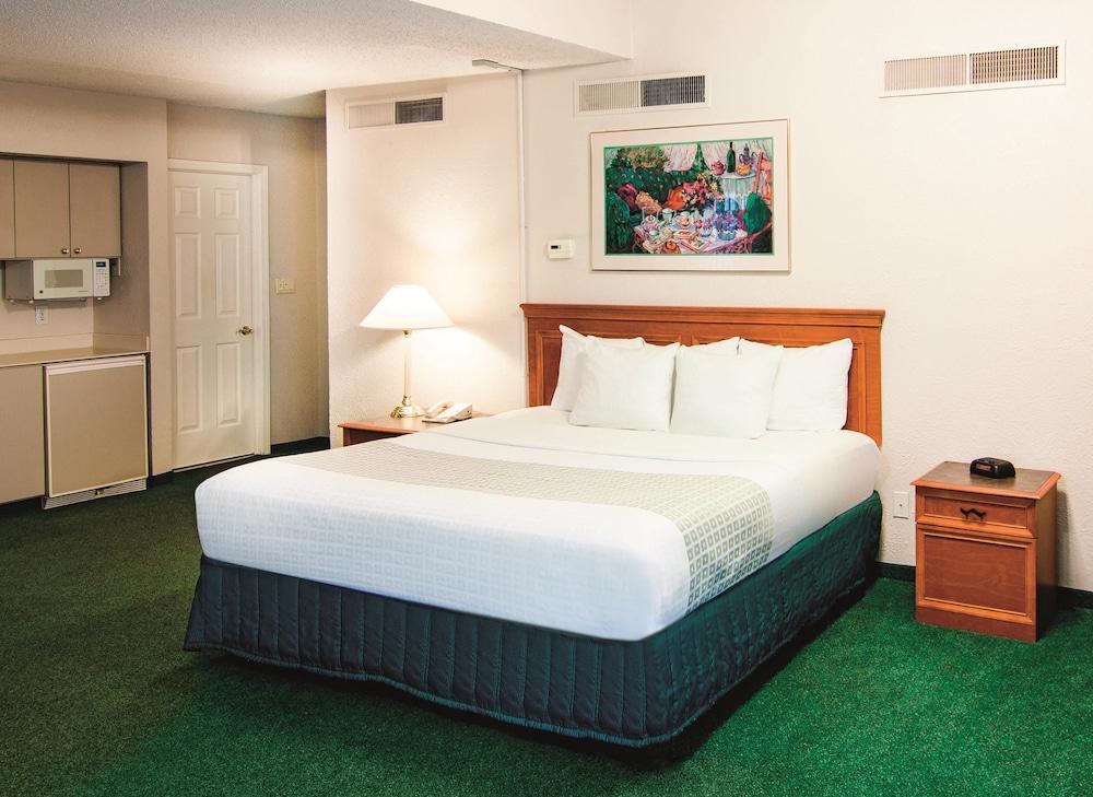 La Quinta Inn By Wyndham Indianapolis Airport Lynhurst Dış mekan fotoğraf