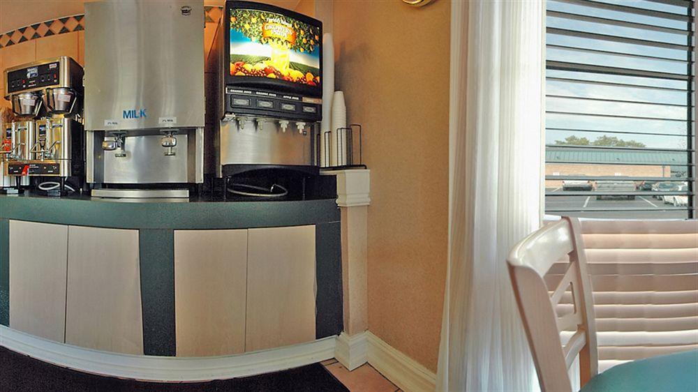 La Quinta Inn By Wyndham Indianapolis Airport Lynhurst Dış mekan fotoğraf